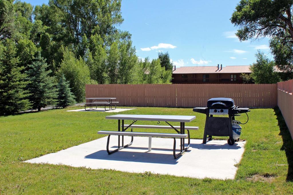 Rodeway Inn Gunnison Exterior photo